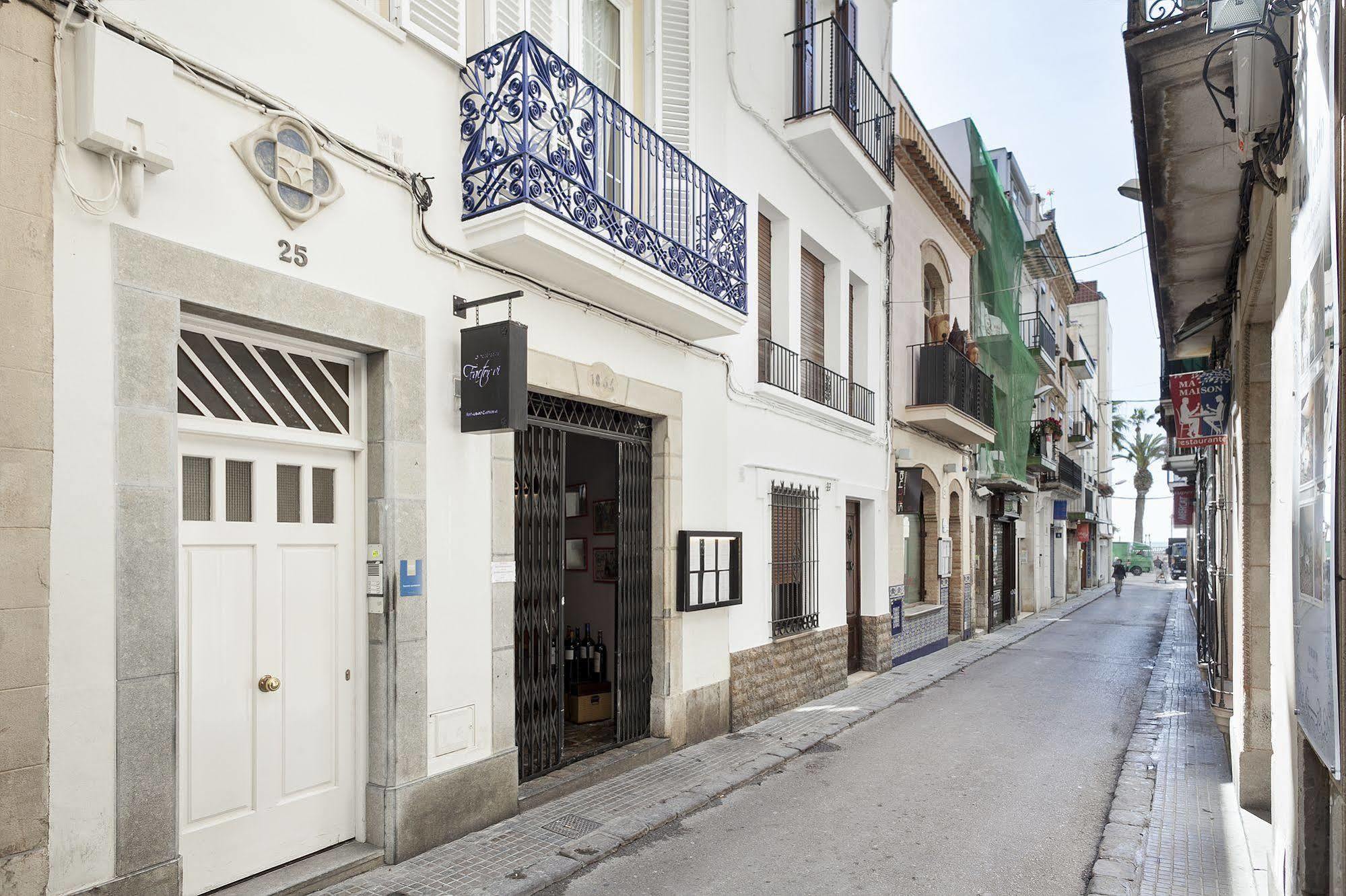 Sitges Group Blue&White Apartment Bagian luar foto